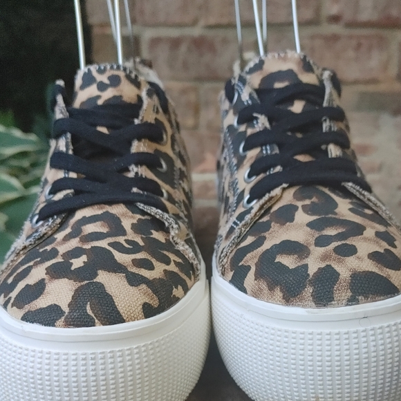 JELLYPOP "NEWSTAR" LEOPARD PLATFORM CASUAL SNEAKER 10 - Picture 8 of 11